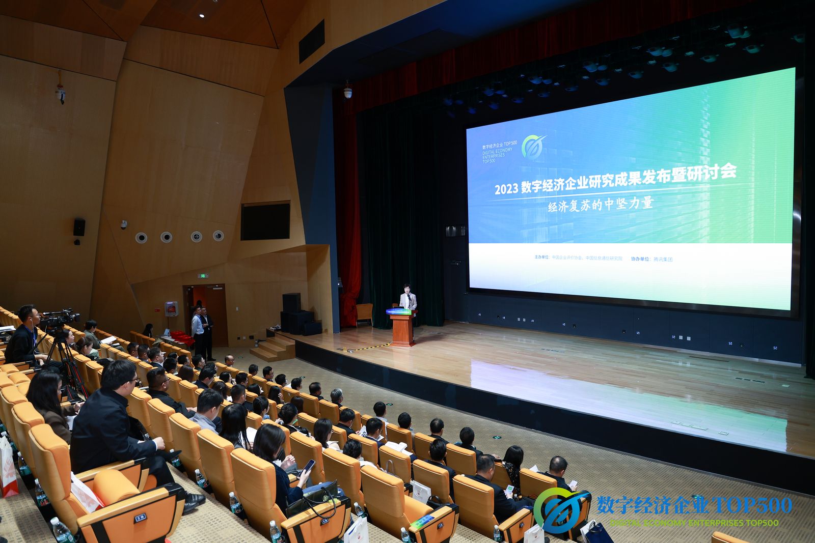 2_1600_3000_gif.jpg 2_1600_3000_gif.jpg